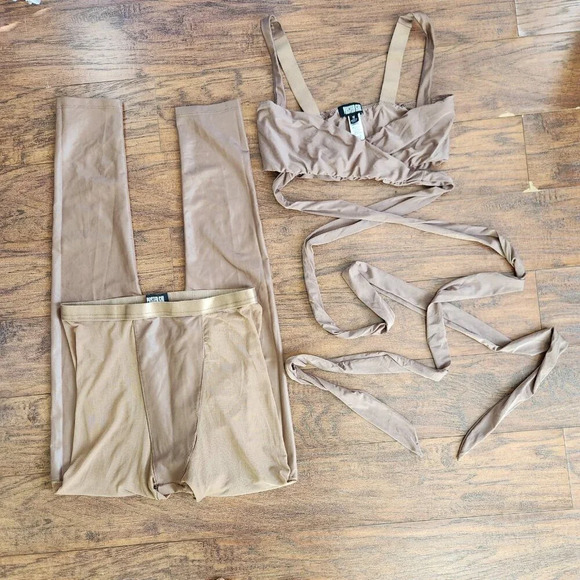 Dolls Kill x POSTER GRL 2pc Set Go Off Wrap Top High Waist Leggings Mesh Panel - Picture 10 of 10